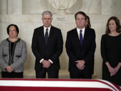 Trump enfrenta os verdadeiros criminosos – juízes que decidem contra ele Desenho animado de Clay Jones