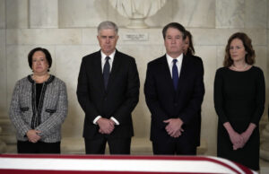 Trump enfrenta os verdadeiros criminosos – juízes que decidem contra ele Desenho animado de Clay Jones