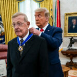 Trump homenageia Lou Holtz após sua morte: ‘Um vencedor absoluto’