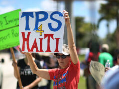 Trump pede aos juízes que confirmem seu poder para acabar com a anistia para migrantes haitianos Trump pede aos juízes que confirmem seu poder para acabar com a anistia para migrantes haitianos