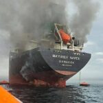 Um graneleiro tailandês (na foto) viajando no crucial Estreito de Ormuz foi atacado em 11 de março, com 20 tripulantes resgatados até agora, disse a marinha tailandesa.