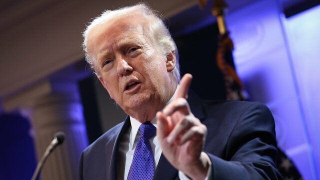 Trump se gaba de cruzada legal contra gigantes da mídia: 'Eles são tão corruptos que pagam' | Vídeo
