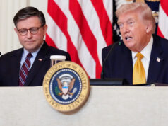 Trump se gaba de ter salvado legislador republicano que ‘estaria morto em junho’ O deputado Neal Dunn, republicano da Flórida, fala em um painel de discussão na Assembleia Parlamentar da OTAN em Dayton, Ohio, sexta-feira, 23 de maio de 2025. (AP Photo/Paul Vernon)