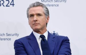 Trump sugere repetidamente que Newsom não pode ser presidente porque tem dislexia Yahoo news home