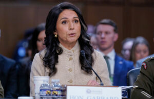 Tulsi Gabbard não consegue lidar com as questões dos democratas sobre o Irã Tulsi Gabbard não consegue lidar com as questões dos democratas sobre o Irã