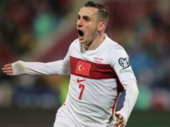 Turkiye encerra seca de 24 anos na Copa do Mundo da FIFA com vitória nos playoffs sobre Kosovo; República Tcheca vence a Dinamarca nos pênaltis lightbox-info