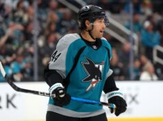 UFA pendente de tubarões não tem certeza de onde as coisas estão à medida que o prazo comercial se aproxima UFA pendente de tubarões não tem certeza de onde as coisas estão à medida que o prazo comercial se aproxima