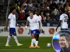 US Soccer diz ao Post que tem “três ambições” antes da grande oportunidade da Copa do Mundo de 2026 O meio-campista número 10 dos EUA, Christian Pulisic, manca depois de tropeçar durante o amistoso internacional de futebol entre os EUA e a Austrália no Dick's Sporting Goods Park em Commerce City, Colorado, em 14 de outubro de 2025.