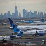 United Airlines cortando centenas de voos após um aviso claro aos clientes