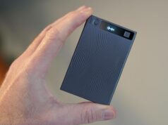 Usei um gadget de anotações com IA em todas as minhas reuniões no MWC e agora acredito piamente Banner Best in Show MWC da Android Police apresentando os óculos Qwen AI, Honor Magic V6, Tecno Magnetic Modular Concept Phone e Xiaomi Pad 8 Pro