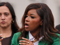 VÍDEO: Jasmine Crockett defende segurança morto pela SWAT de Dallas, acusada de se passar por oficial VÍDEO: Jasmine Crockett defende segurança morto pela SWAT de Dallas, acusada de se passar por oficial