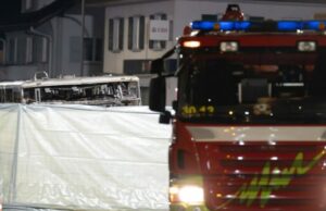 Vários mortos após homem aparentemente se autoimolar em ônibus na Suíça Vários mortos após homem aparentemente se autoimolar em ônibus na Suíça