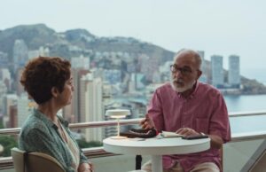 Vendas de placas Latido para o jogador da competição Málaga de Ángeles González-Sinde ‘Blue Lights of Benidorm’ Vendas de placas Latido para o jogador da competição Málaga de Ángeles González-Sinde 'Blue Lights of Benidorm'