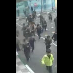 Vídeo CCTV captura o momento em que o ataque cai próximo a uma escola masculina no Irã