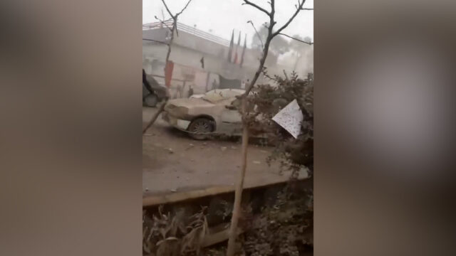 Vídeo de mulher iraniana sobre ataque EUA-Israel termina com explosão Vídeo de mulher iraniana sobre ataque EUA-Israel termina com explosão de bomba