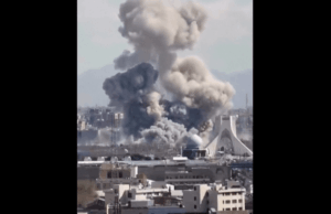 Vídeo mostra explosões perto da Torre Azadi, em Teerã Vídeo mostra explosões perto da Torre Azadi, em Teerã