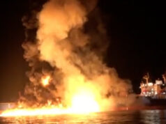 Vídeo mostra momento em que Irã ataca petroleiro dos EUA perto do Iraque Vídeo mostra momento em que Irã ataca petroleiro dos EUA perto do Iraque