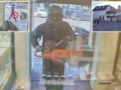 Vídeo selvagem mostra bandido usando uma motosserra para roubar joalheria Vídeo selvagem mostra bandido usando uma motosserra para roubar joalheria