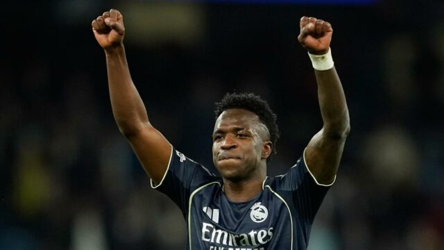 Vinicius Jr. marca dois gols na vitória do Real Madrid sobre o Manchester City da Liga dos Campeões
