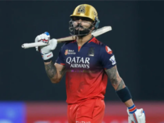 Virat Kohli escolhe seu RCB XI repleto de estrelas de todos os tempos Virat Kohli escolhe seu RCB XI repleto de estrelas de todos os tempos