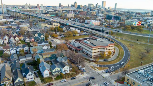 Você é de classe média em Wisconsin? Aqui está o Você é de classe média em Wisconsin? Aqui está o que você precisa para ganhar