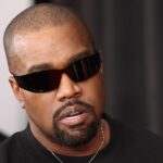 Você 'não consegue se lembrar' dos detalhes e parece fechar os olhos enquanto testemunha no julgamento da mansão em Malibu