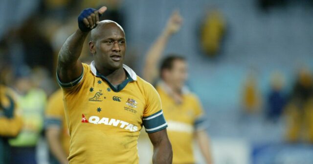 Rugby Union Test.Nelson Mandela Challenge Trophy Austrália V África do Sul no Telstra Stadium Homebush, Sydney. A imagem mostra Wallabies Wendell Sailor feliz após a vitória. Sábado, 9 de julho de 2005. Foto de SIMON ALEKNA. ESPECIALX 38943