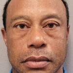 Tiger Woods no Gabinete do Xerife do Condado de Martin após ser preso.