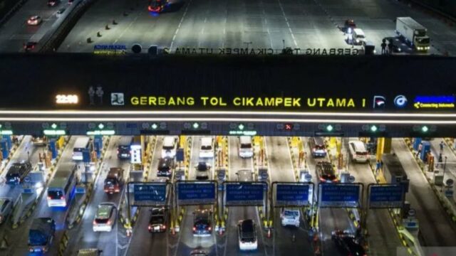 Volume Kendaraan Arah Jakarta Meningkat di GT Cikarang Utama saat Diskon Tarif Tol Berlaku
