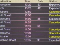 Voos domésticos cancelados porque o mau tempo continua a atingir Sydney Voos cancelados no aeroporto doméstico.