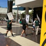 WGA inicia palestras de estúdio na sede da SAG-AFTRA enquanto sua equipe faz piquetes do lado de fora