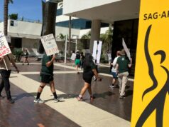 WGA inicia palestras de estúdio na sede da SAG-AFTRA enquanto sua equipe faz piquetes do lado de fora WGA inicia palestras de estúdio na sede da SAG-AFTRA enquanto sua equipe faz piquetes do lado de fora