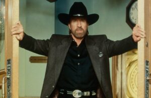 ‘Walker, Texas Ranger’ de Chuck Norris quase entrou em colapso na primeira temporada – mas se tornou um grande sucesso da CBS no sábado à noite 'Walker, Texas Ranger' de Chuck Norris quase entrou em colapso na primeira temporada - mas se tornou um grande sucesso da CBS no sábado à noite