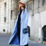 MILÃO, ITÁLIA - 27 DE FEVEREIRO: Gala Gonzalez usa camisa pólo rosa, saia, óculos escuros e bolsa fora da Gucci durante a Milan Fashion Week - Moda Feminina Outono / Inverno 2026/2027 em 27 de fevereiro de 2026 em Milão, Itália. (Foto de Christian Vierig/Getty Images)