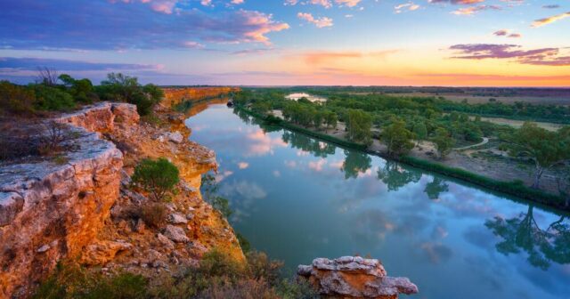 Watt abre uma nova frente nas guerras hídricas da Bacia enquanto os dólares de recompra seguem para o norte
