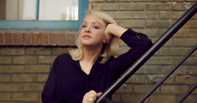 Wendi McLendon-Covey explica por que perdeu a reunião de 'Damas Wendi McLendon-Covey explica por que perdeu a reunião de 'Damas de Honra': 'Sem drama. Está tudo bem'