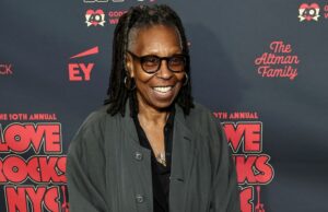 Whoopi Goldberg faz sexo ‘bate e foge’ quando ‘precisa’ após três divórcios GettyImages-2258577024 Whoopi Goldberg faz comentários raros sobre sua vida amorosa após três divórcios