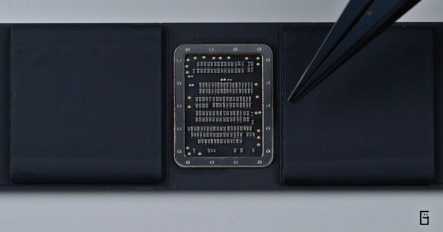 YouTuber atualiza MacBook Neo para 1 TB e posta vídeo ASMR do processo
