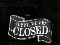 Yupp.ai fecha após arrecadar US$ 33 milhões de Chris Dixon, da a16z crypto A closed sign in the window of a small business