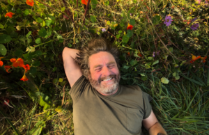 Zach Galifianakis é o apresentador do programa Netflix sobre jardinagem Zach Galifianakis é o apresentador do programa Netflix sobre jardinagem