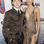 Zendaya e Tom Holland estão secretamente noivos, afirmou seu estilista de longa data, Law Roach; (foto 2021)
