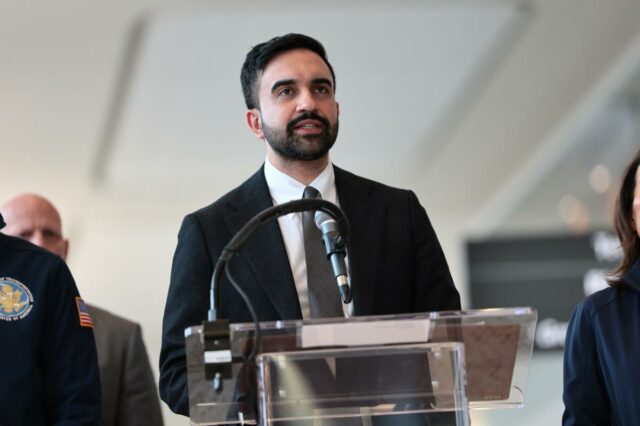 Zohran Mamdani foi escalado para o SNL, mas eles se passaram por alguém engraçado
