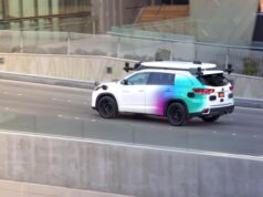 Zoox começa a mapear Dallas e Phoenix para seus robotáxis A Zoox test fleet vehicle in Las Vegas