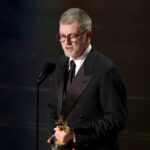 se deleita com as vitórias do Oscar de 'Uma batalha após outra' e 'Pecadores', mas uma venda da Paramount pode significar o fim de sua reputação amigável ao autor