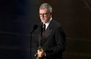 se deleita com as vitórias do Oscar de ‘Uma batalha após outra’ e ‘Pecadores’, mas uma venda da Paramount pode significar o fim de sua reputação amigável ao autor se deleita com as vitórias do Oscar de 'Uma batalha após outra' e 'Pecadores', mas uma venda da Paramount pode significar o fim de sua reputação amigável ao autor