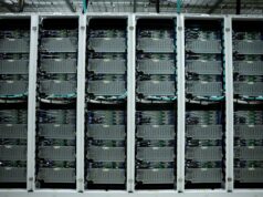 ‘Lancei minha empresa antes que a IA fosse sexy – a escola de teatro me ajudou’ Mahdi Yahya apresentou seu primeiro empreendimento de IA a centenas de investidores.