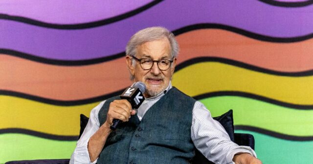‘Não estamos sozinhos’: Steven Spielberg compartilha seus verdadeiros sentimentos sobre alienígenas e OVNIs no SXSW
