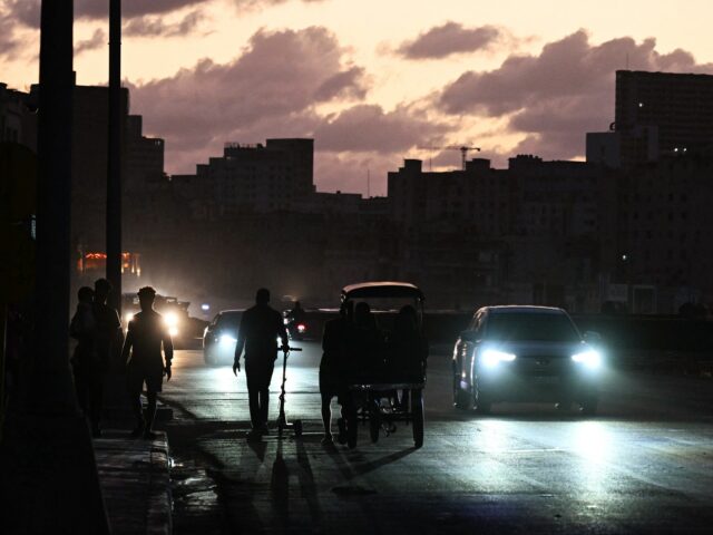 ‘Não posso viver assim’: Cuba é atingida pelo segundo apagão nacional em uma semana
