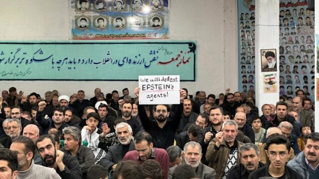 Os meios de comunicação ligados ao regime partilharam imagens, muitas das quais parecem ter sido adulteradas, retratando a guerra como uma luta contra os aliados de Jeffrey Epstein.