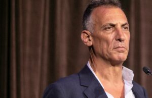 ‘Sem medo nem favor’: ACM responde ao voto de desconfiança dos funcionários em Catalano ‘Sem medo nem favor’: ACM responde ao voto de desconfiança dos funcionários em Catalano